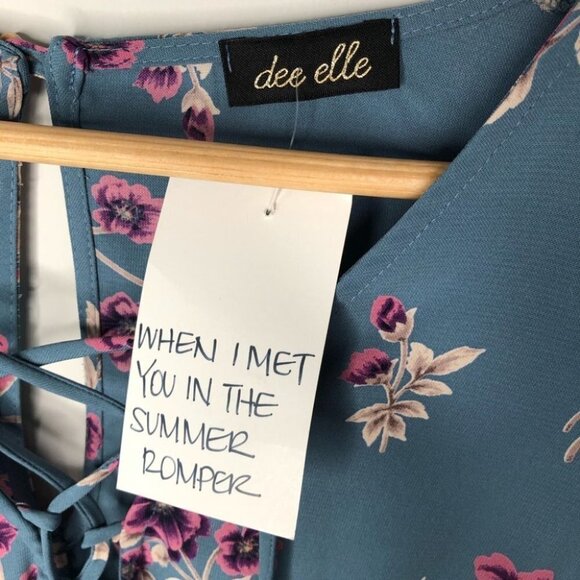DEE  Elle Blue Floral Pattern "When I Met You in the Summer" Romper Size Small - Picture 4 of 6